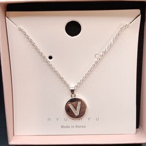 New NYU NYU Letter V Silver Necklace